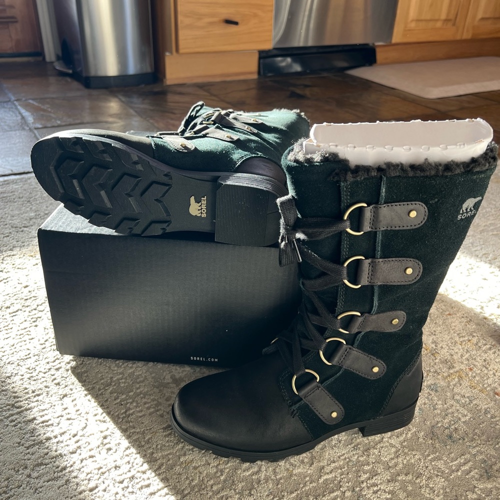 Emelie Sorel Boots - NEW - size 7